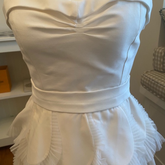 BCBG white cocktail dress size 4 - Picture 4 of 6